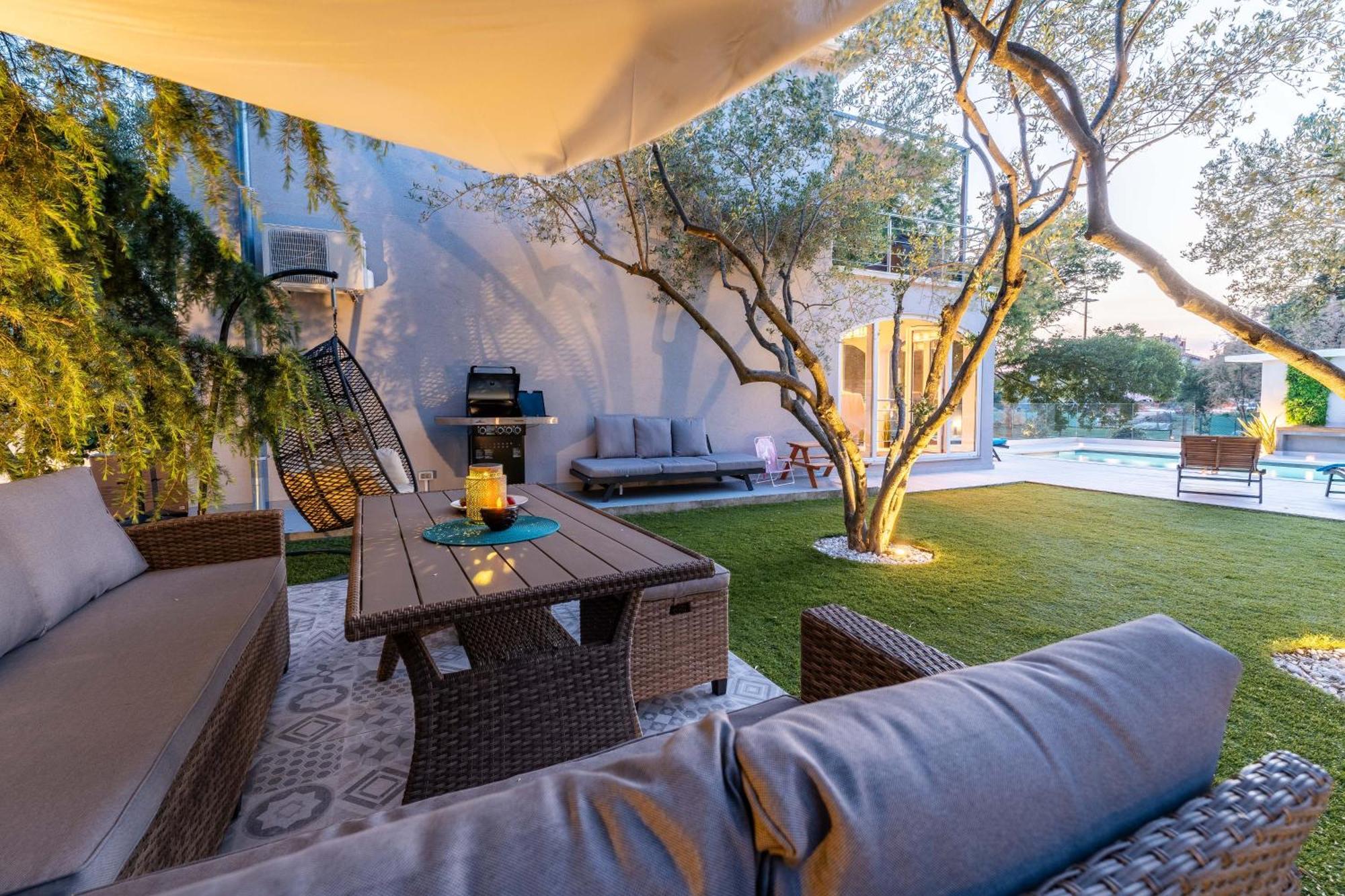 Villa B&D Zadar For The Complete Pleasure Of Vacation !Heated! Private Pool! Green Oasis In The Center Of Zadar, 100M From The Sea Dış mekan fotoğraf