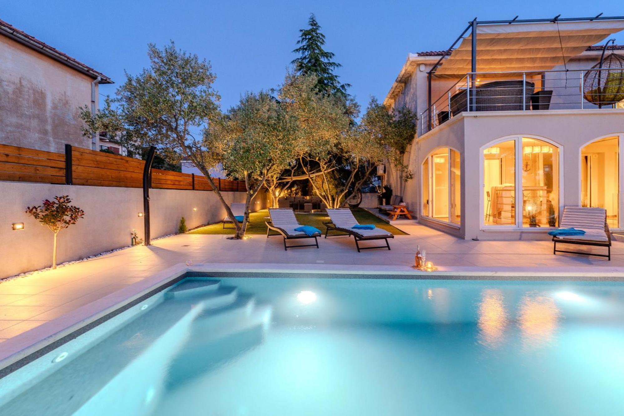 Villa B&D Zadar For The Complete Pleasure Of Vacation !Heated! Private Pool! Green Oasis In The Center Of Zadar, 100M From The Sea Dış mekan fotoğraf
