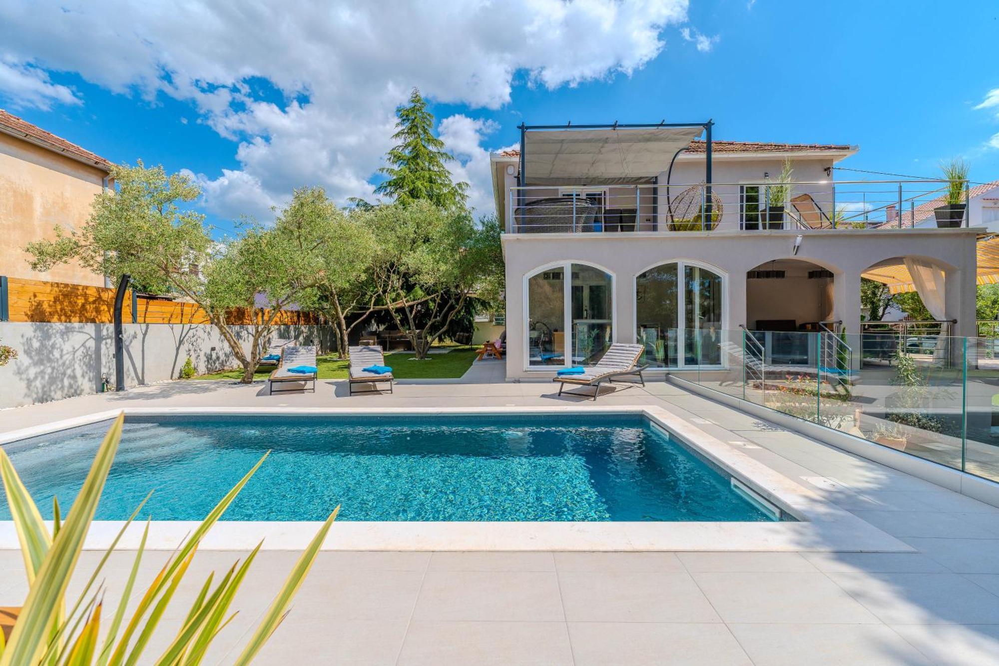 Villa B&D Zadar For The Complete Pleasure Of Vacation !Heated! Private Pool! Green Oasis In The Center Of Zadar, 100M From The Sea Dış mekan fotoğraf