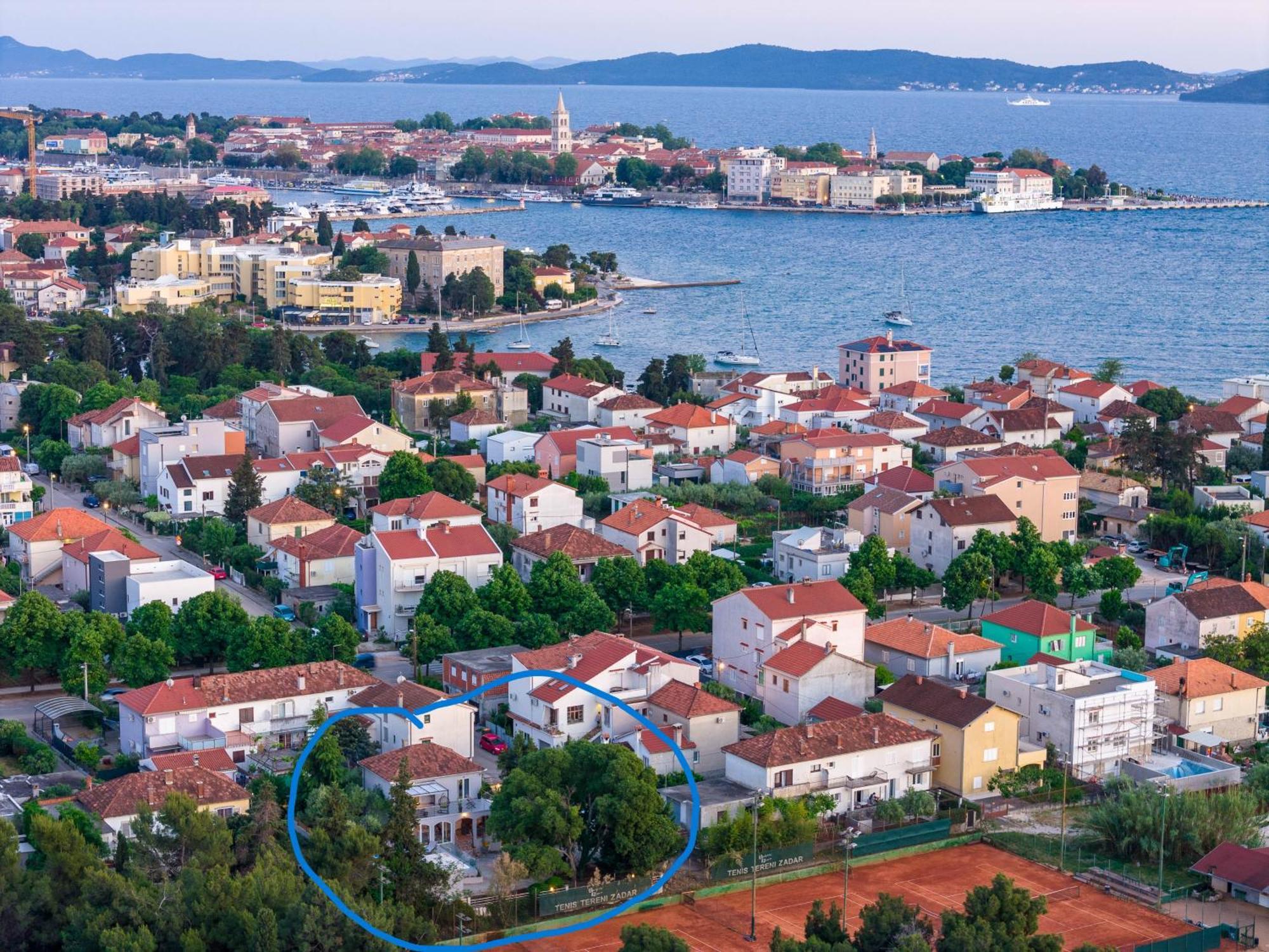 Villa B&D Zadar For The Complete Pleasure Of Vacation !Heated! Private Pool! Green Oasis In The Center Of Zadar, 100M From The Sea Dış mekan fotoğraf
